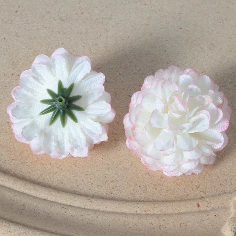 Elegante Stoffblumen-Haaraccessoires