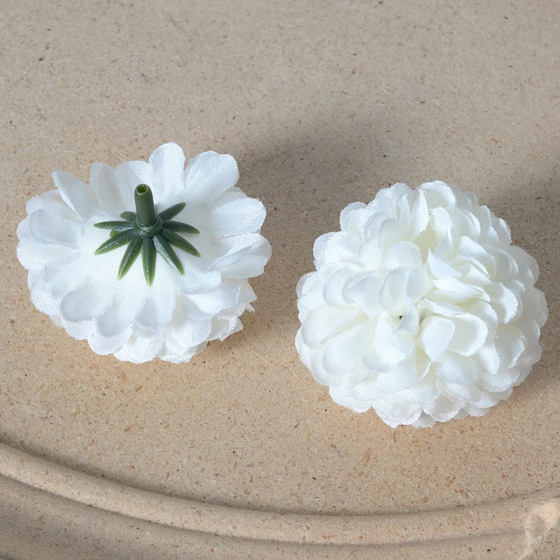 Elegante Stoffblumen-Haaraccessoires