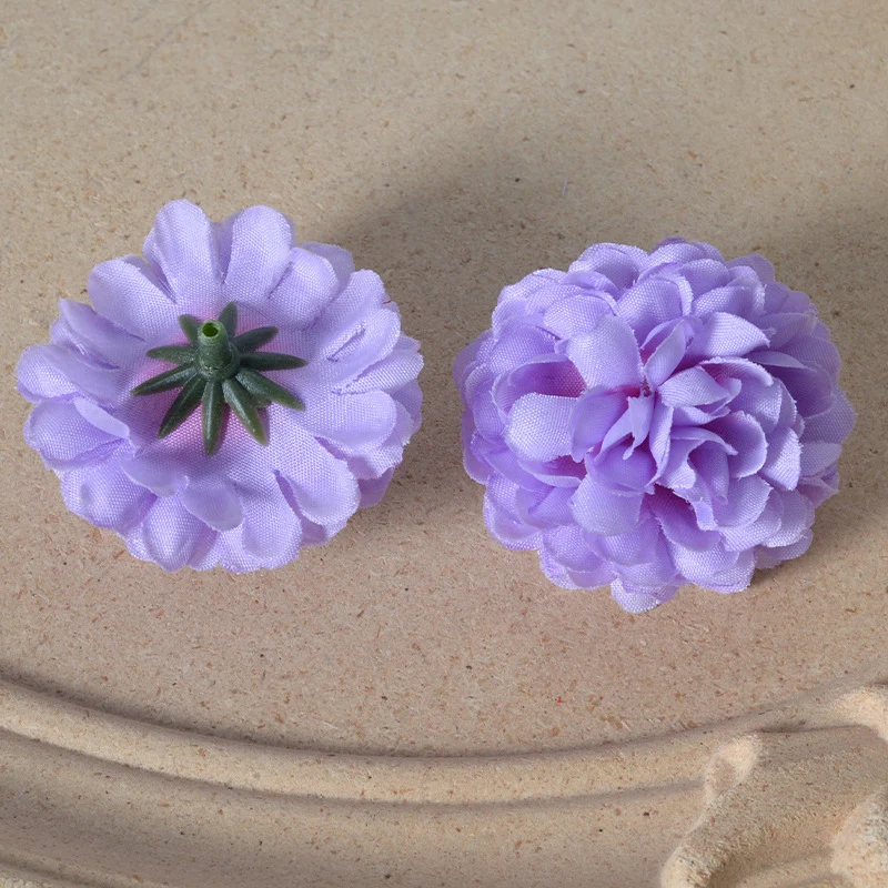 Elegante Stoffblumen-Haaraccessoires