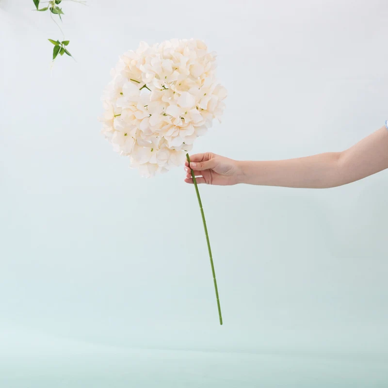 Elegante Kunstblumenarrangement