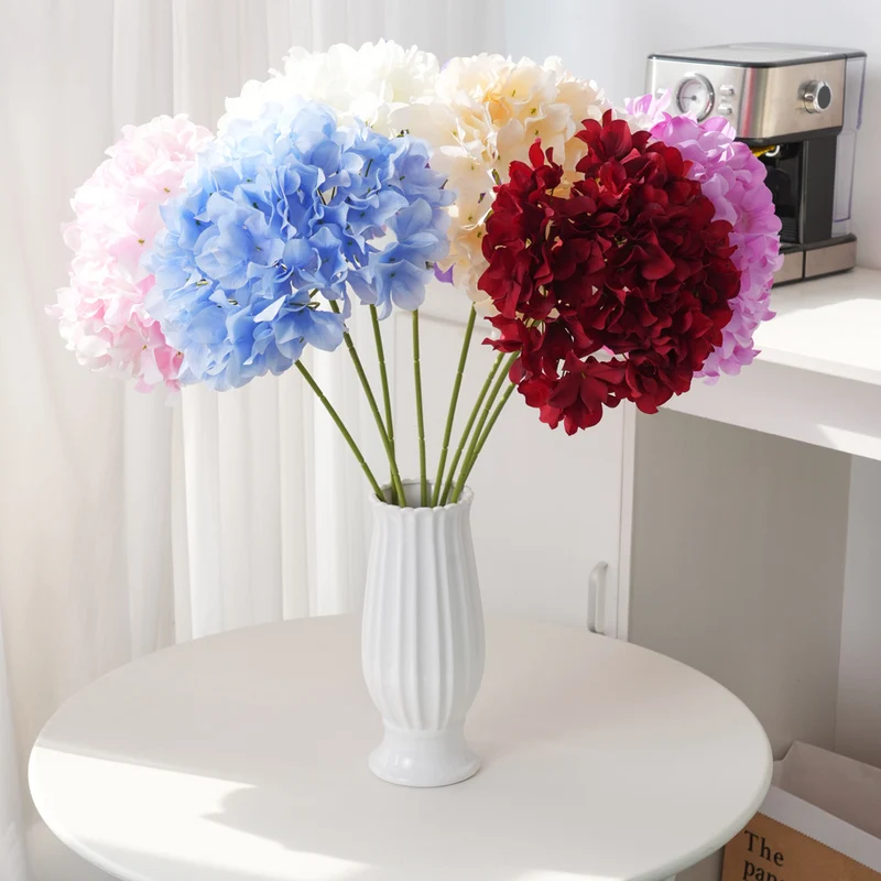 Elegante Kunstblumenarrangement