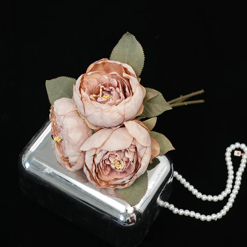 Elegante Blumenarrangement