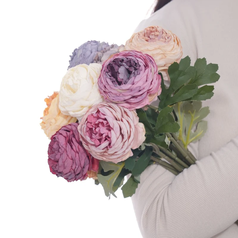 Realistischer Blumenstängel mit detaillierten Blütenblättern