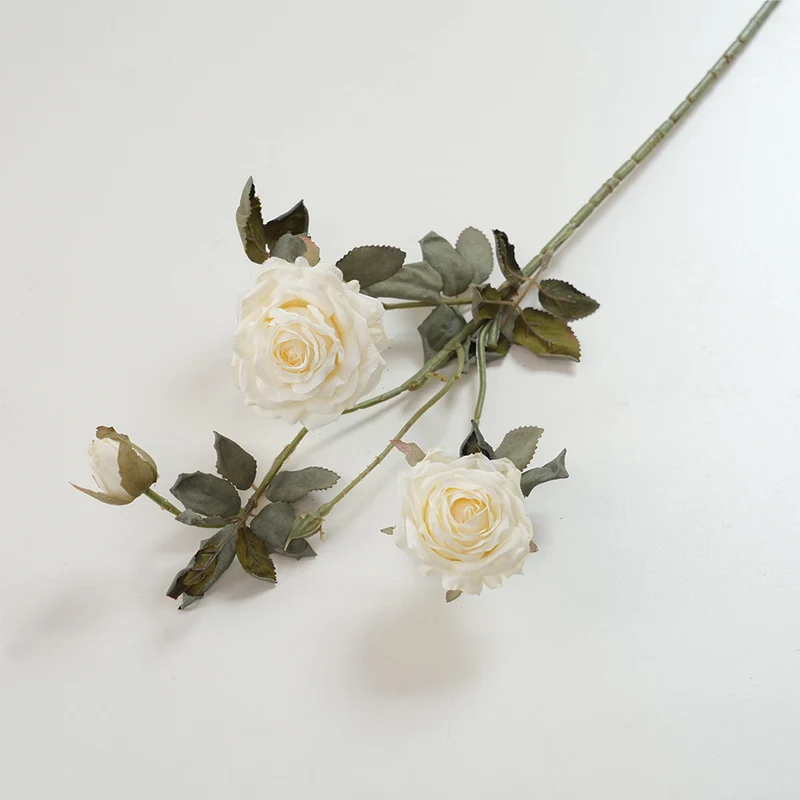 Realistische Blumenstammdekoration