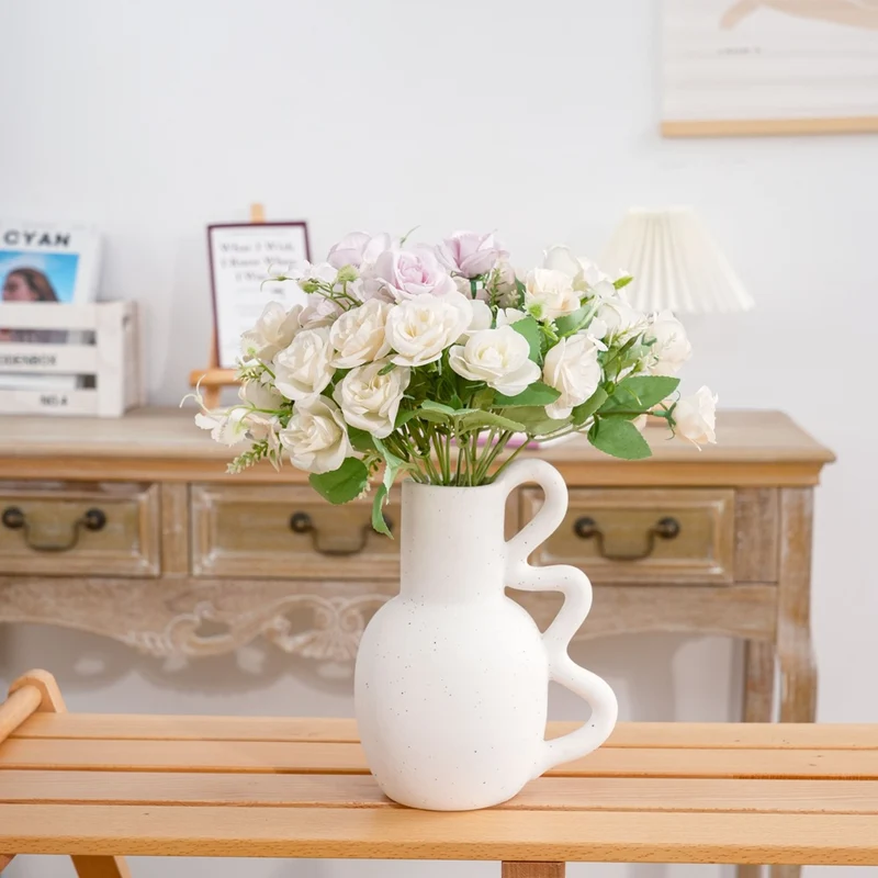 Realistischer Kunstblumenstrauß