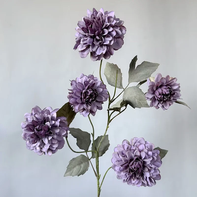 Eleganter künstlicher Dahlienstrauß