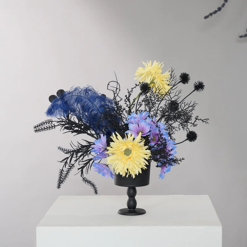Modern Künstlerische Florale Tischmitte
