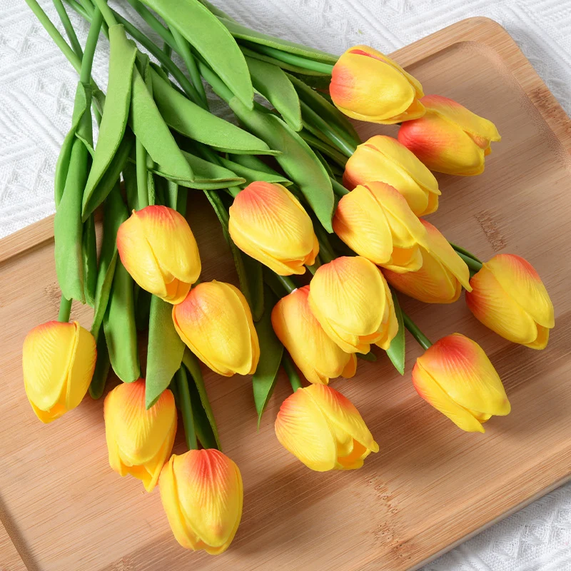 Realistischer Künstlicher Tulpenstrauß