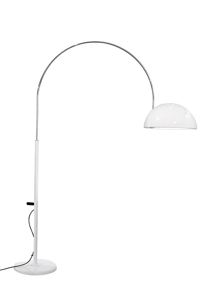 Bogenförmige moderne Stehlampe