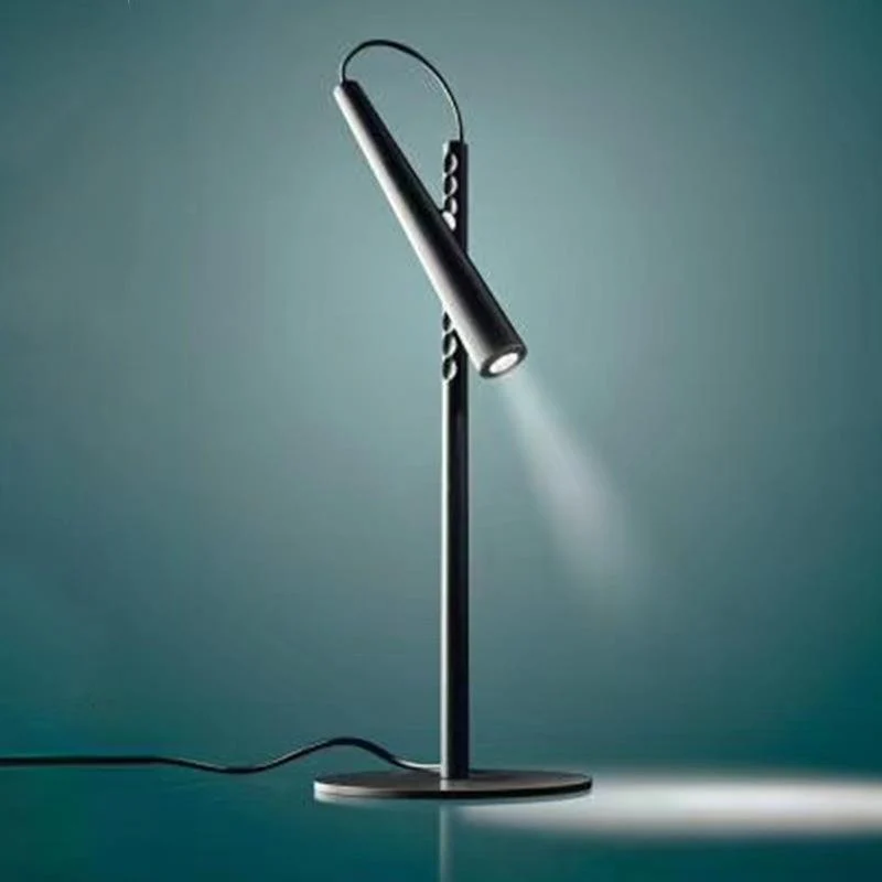 Verstellbare LED Schreibtischlampe mit elegantem Design
