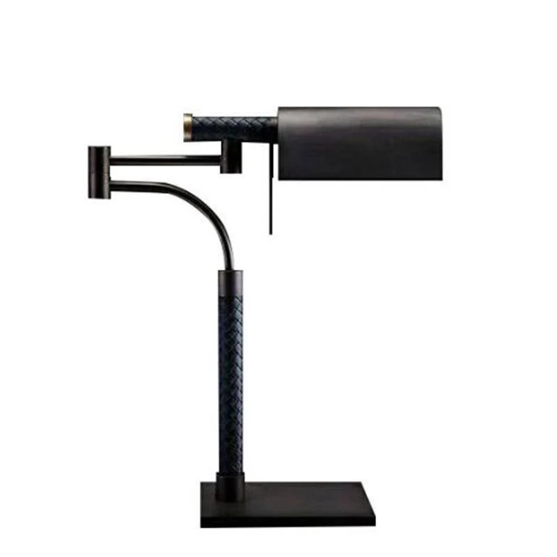 Verstellbare Schreibtischlampe mit modernem schwenkbarem Arm