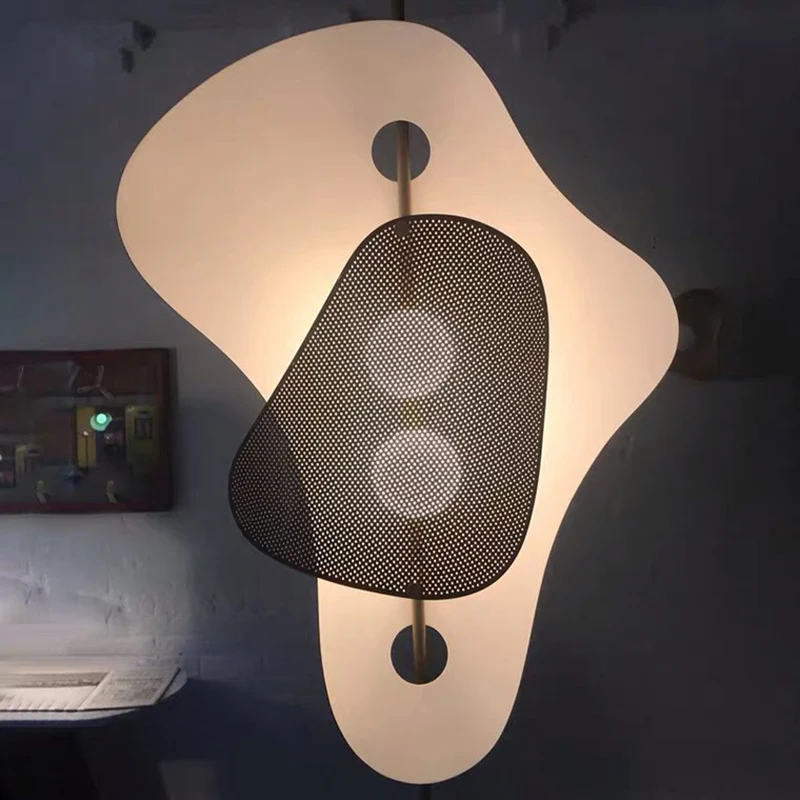 Abstract Stehlampe mit einzigartigem organischen Design