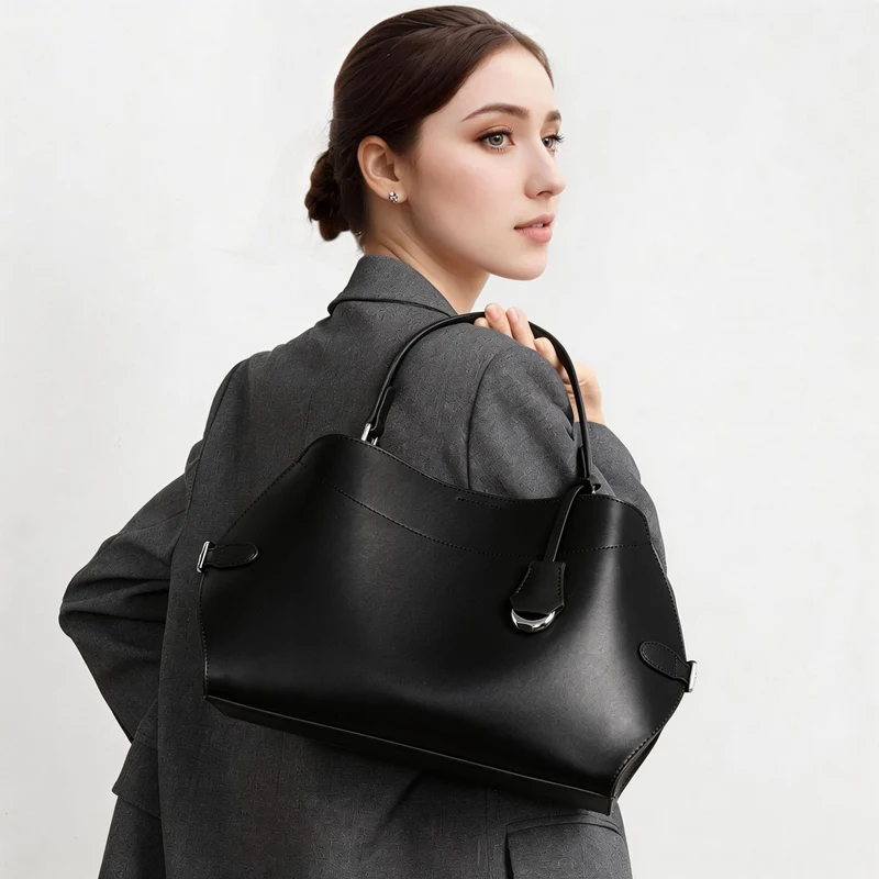 Strukturiert Glattes Leder Top-Handle Tote Bag mit Silber Hardware