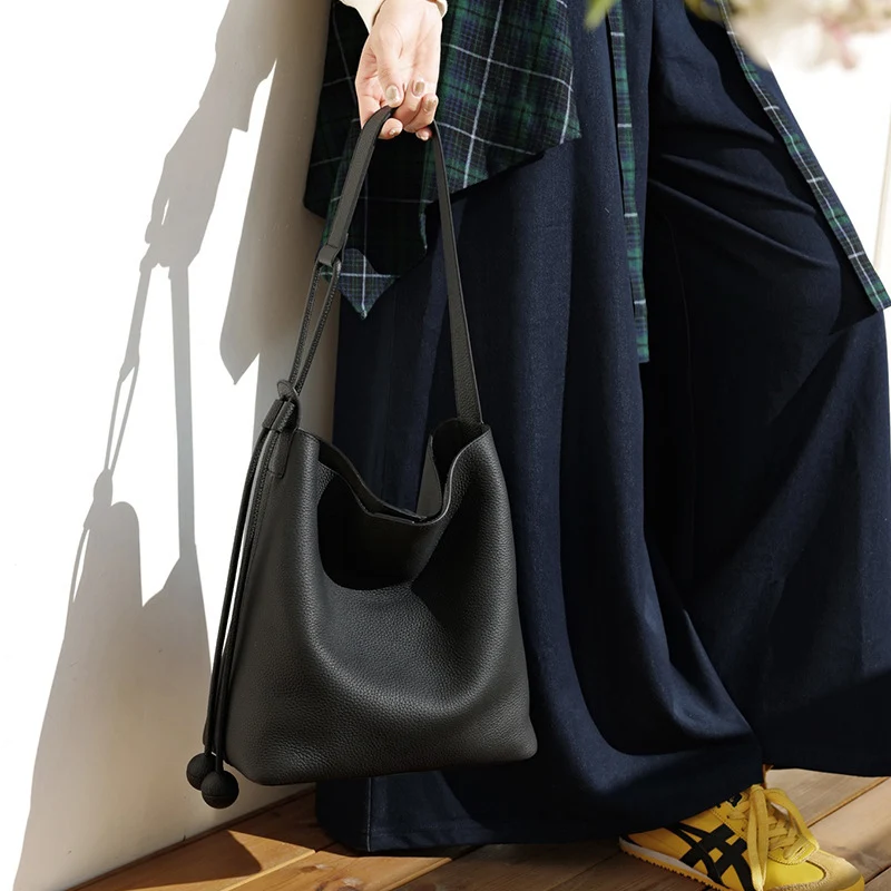 Weiches strukturiertes genarbtes veganes Leder Zugbeutel Hobo Schultertasche