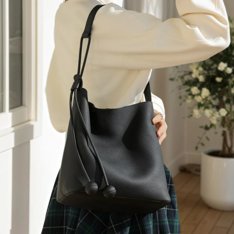 Weiches strukturiertes genarbtes veganes Leder Zugbeutel Hobo Schultertasche
