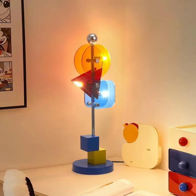 Künstlerische geometrische Tischlampe