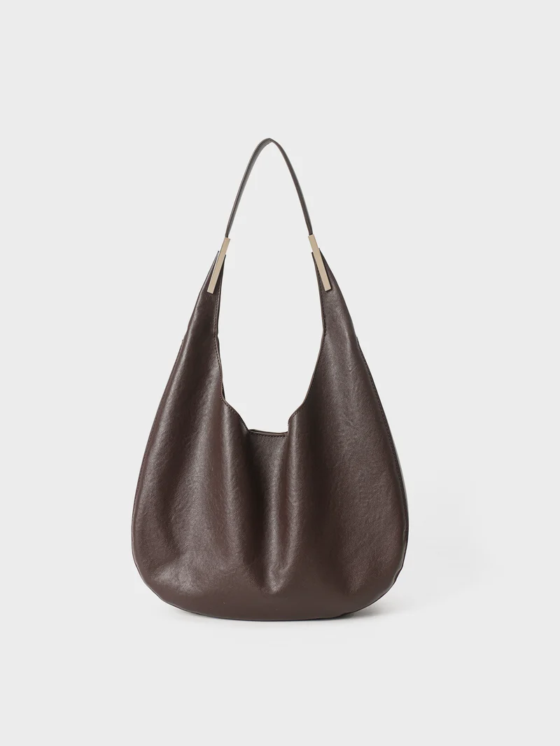 Weiche genarbte schlaffe Hobo-Schultertasche mit Metallbesatz-Griff