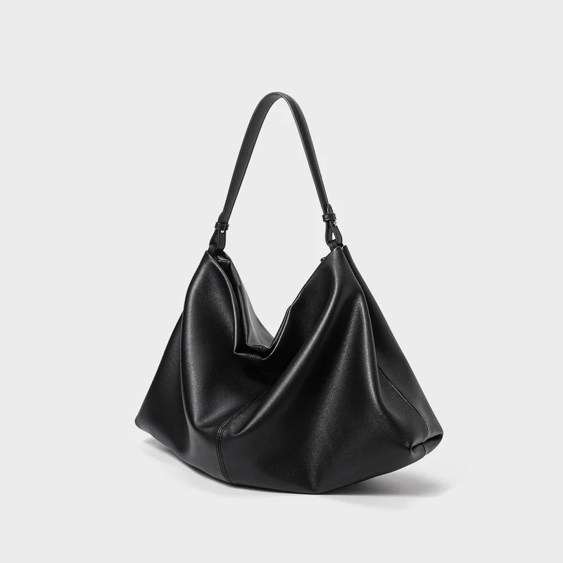 Skulpturaler Slouch Hobo Umhängetasche mit kontrastierendem Obergriff